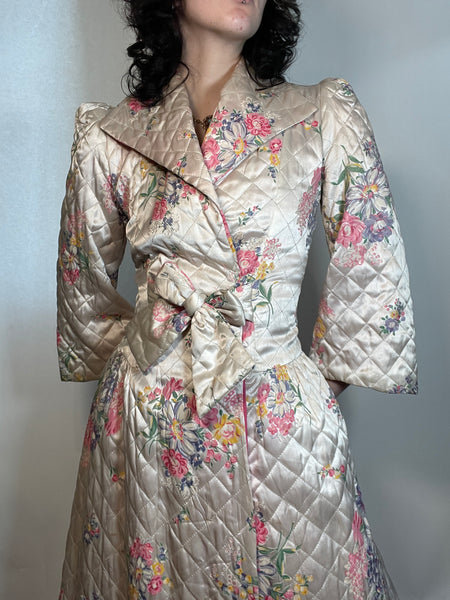 Vtg 40s Quilted Floral Satin Robe/Dress/Coat