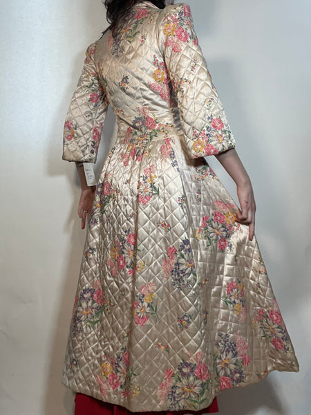 Vtg 40s Quilted Floral Satin Robe/Dress/Coat