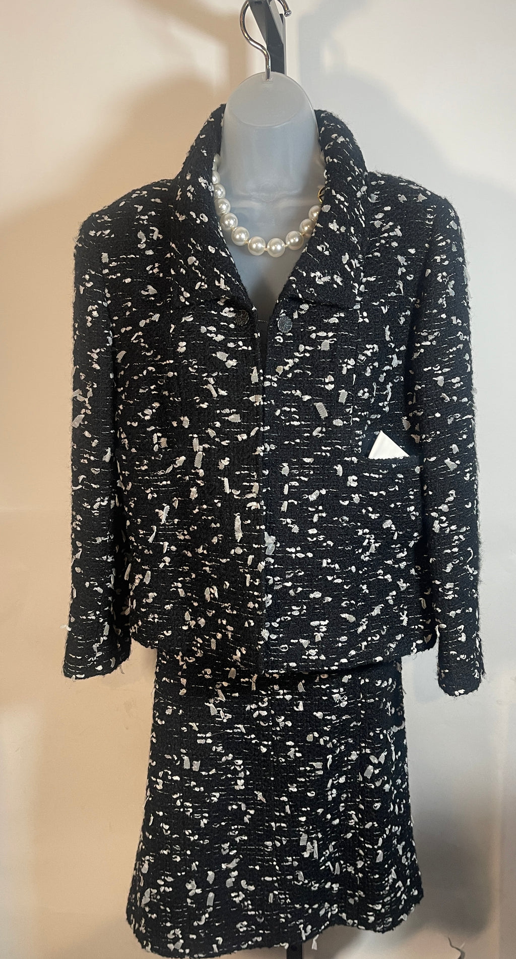 ORIGINAL CHANEL SUIT B & W Nubby Weave Sizes 46, 44