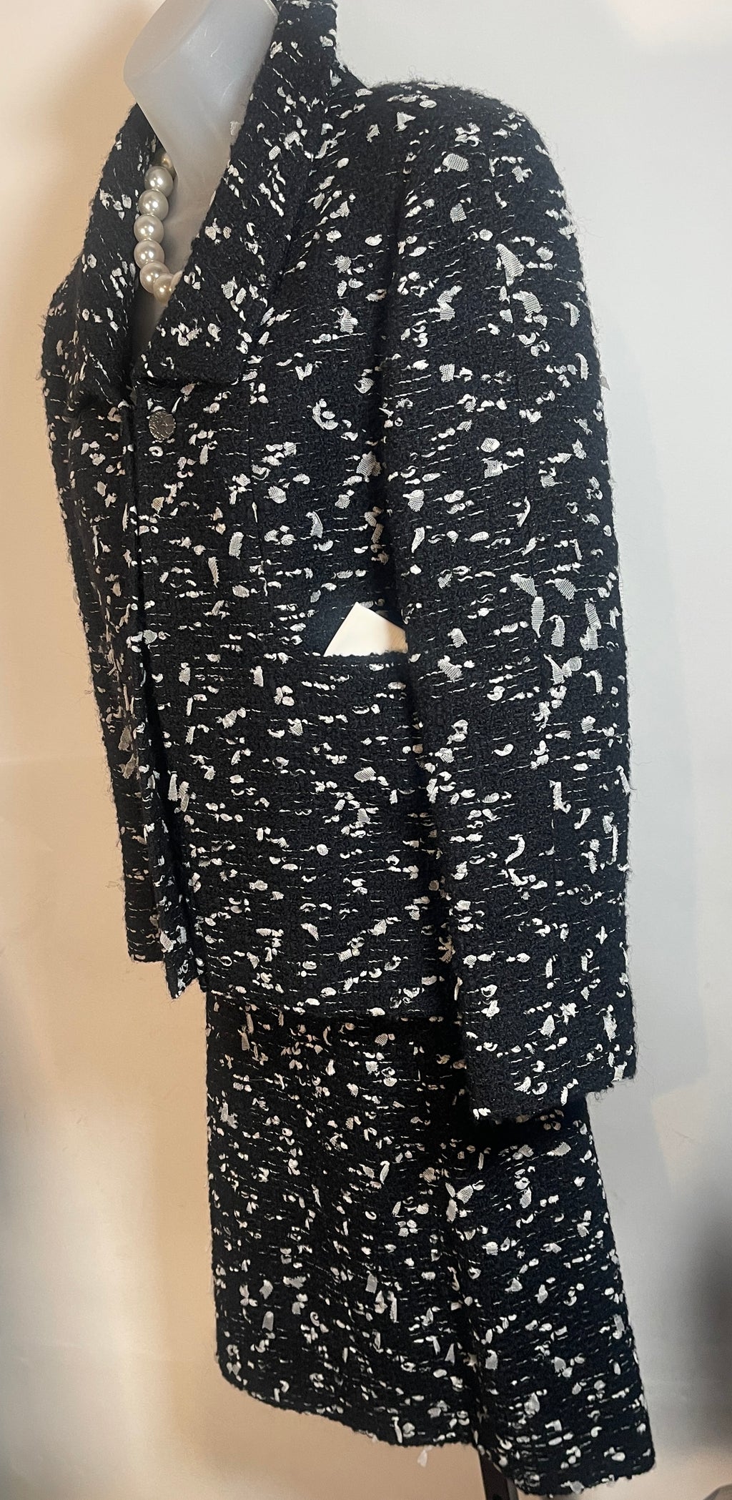 ORIGINAL CHANEL SUIT B & W Nubby Weave Sizes 46, 44