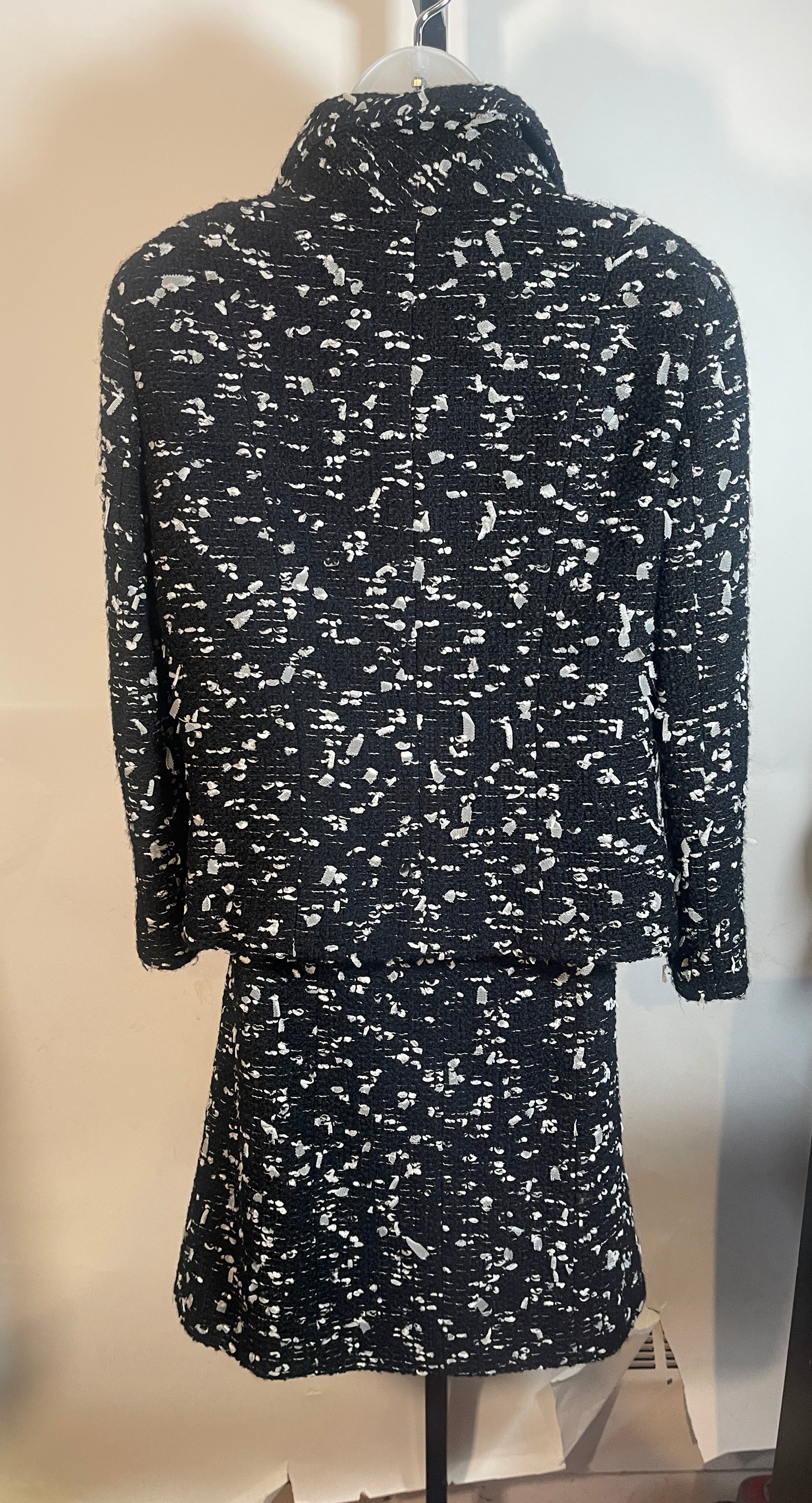 ORIGINAL CHANEL SUIT B & W Nubby Weave Sizes 46, 44