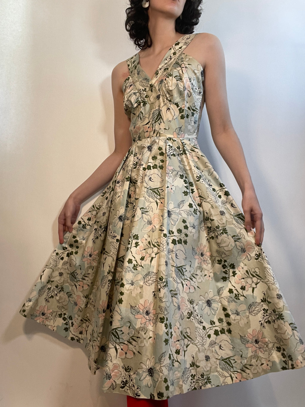 1950s GRACETTE Polished Cotton Floral Sundress. 36"/27"