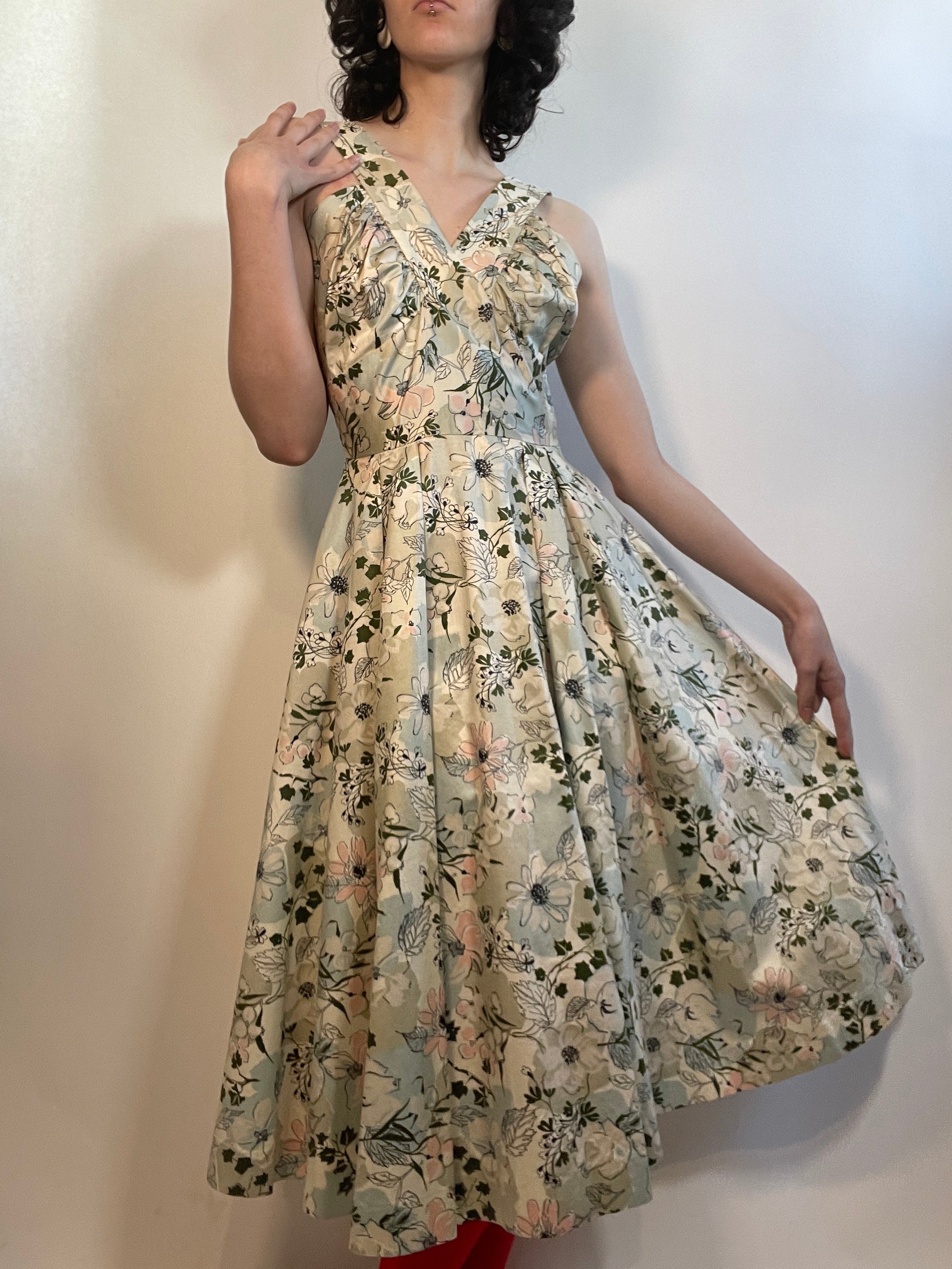 1950s GRACETTE Polished Cotton Floral Sundress. 36"/27"