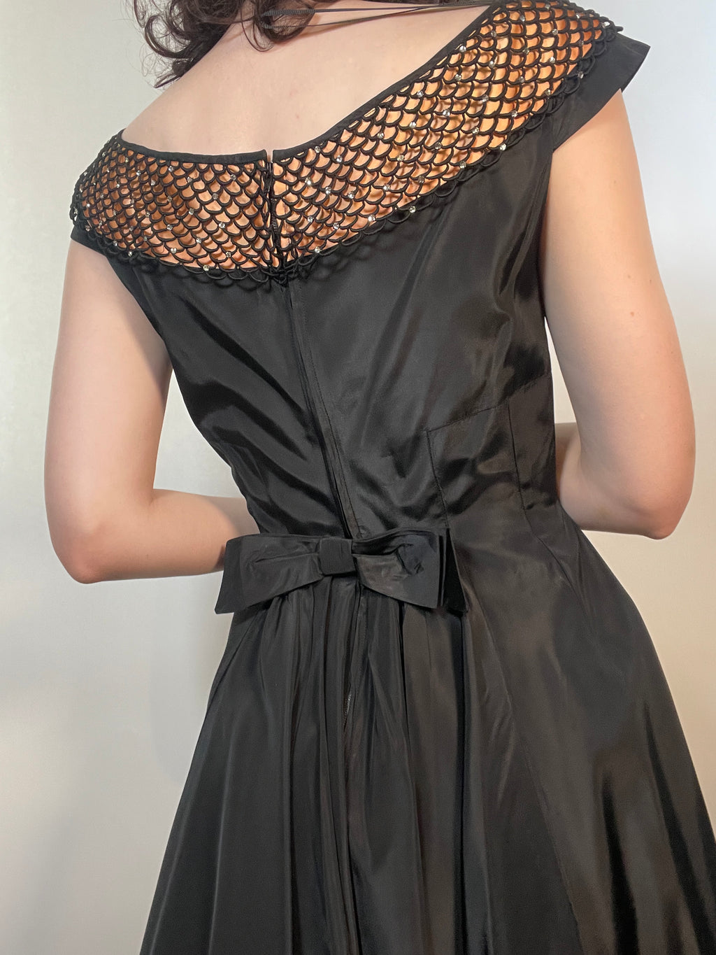 Vtg 50s Fancy Black Taffeta Dress w/ "LACE" Collar Party Dress Dance Dress