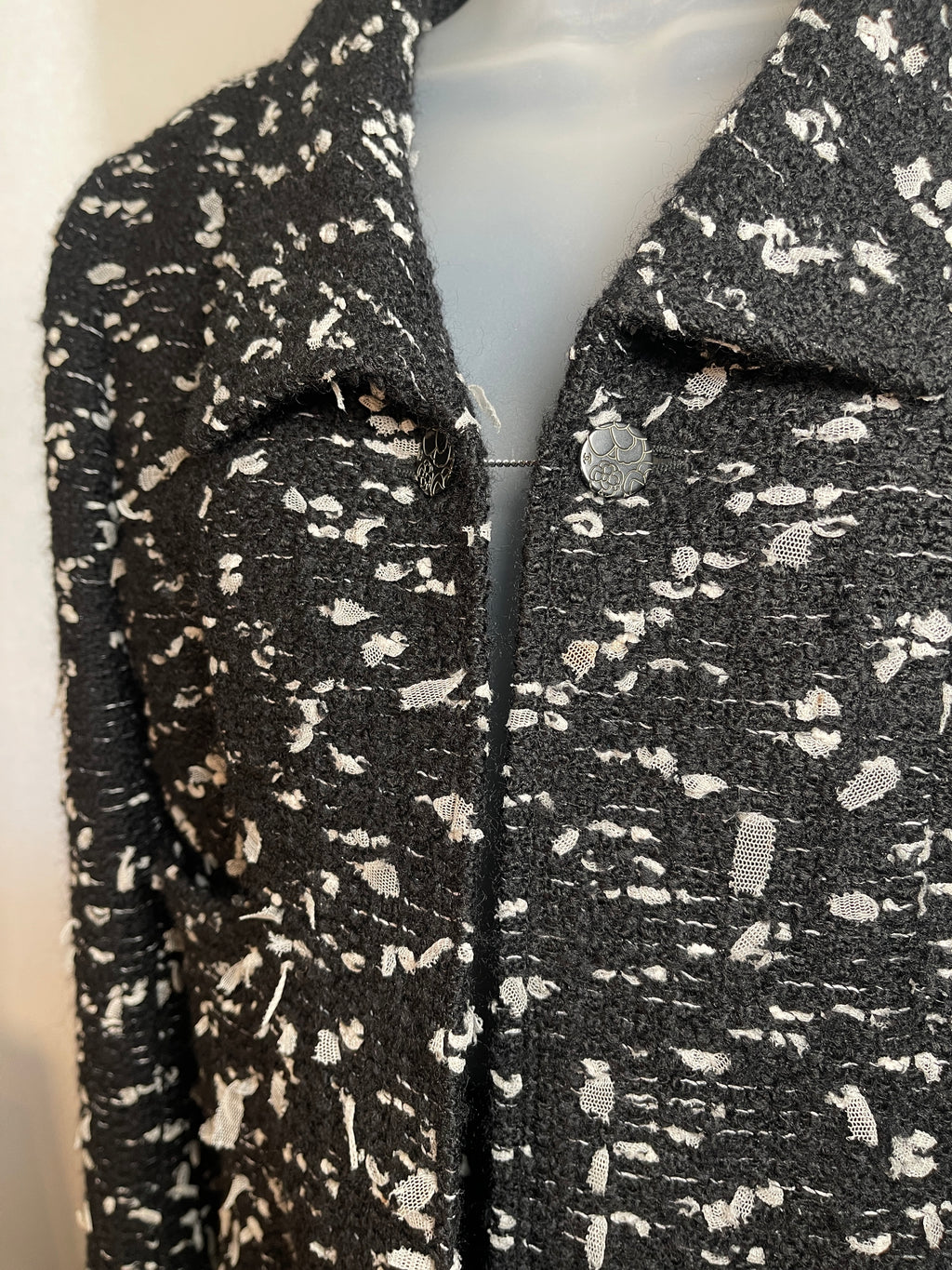 CHANEL SUIT Black & White Nubby Tweed Euro Size 46 2 piece