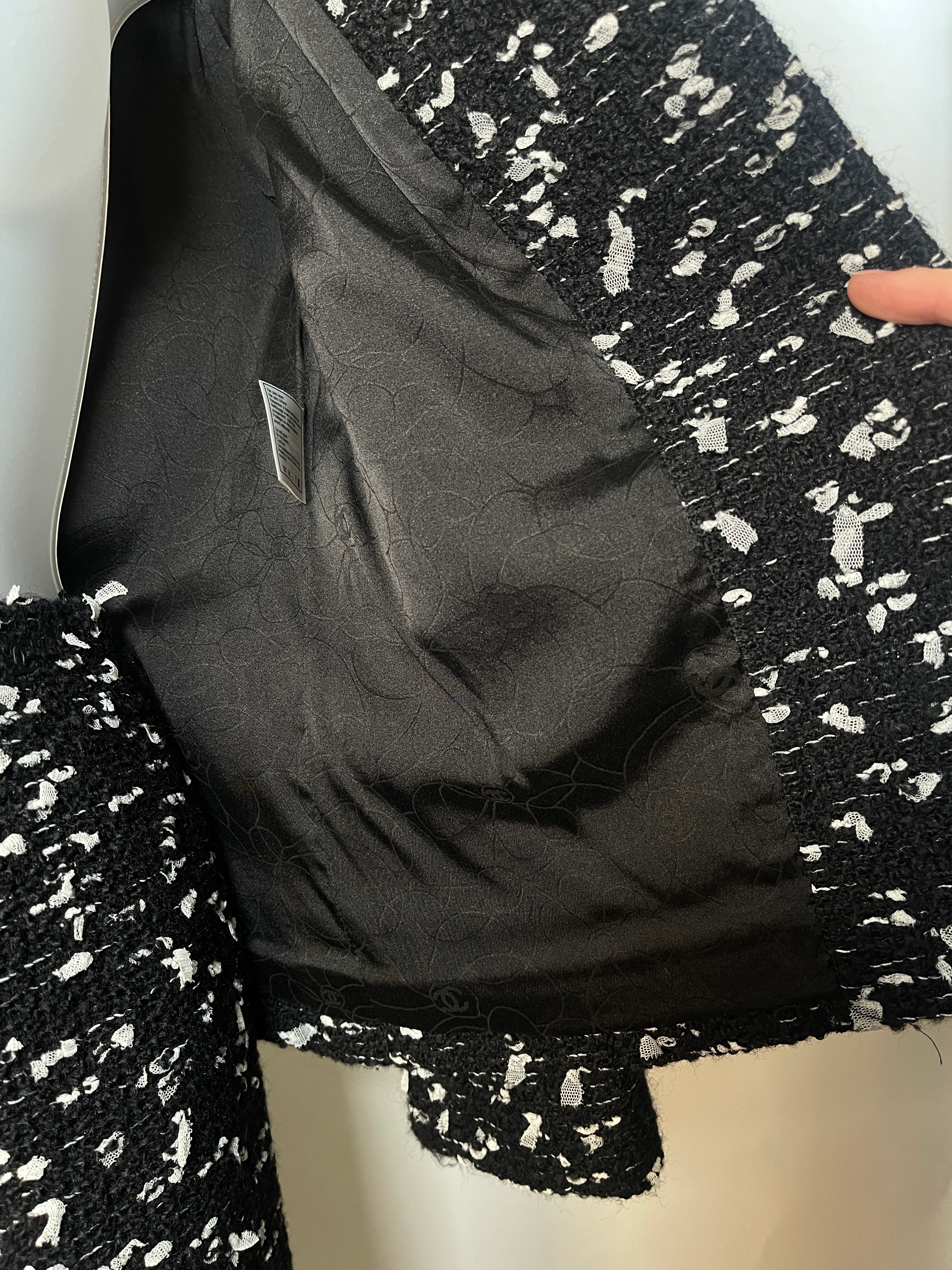 CHANEL SUIT Black & White Nubby Tweed Euro Size 46 2 piece