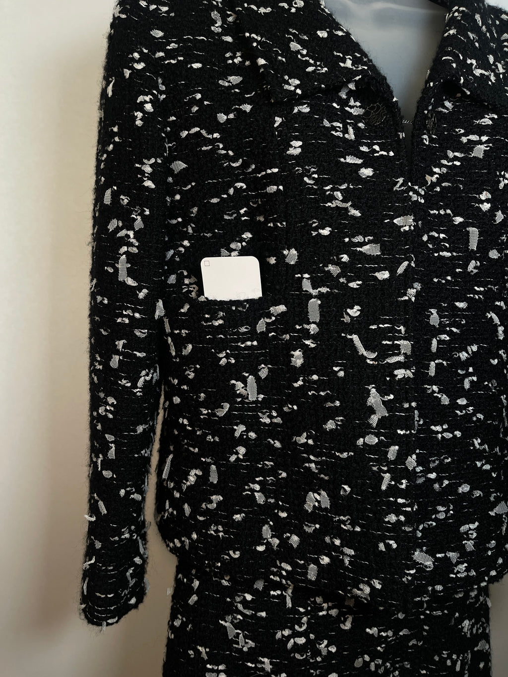 CHANEL SUIT Black & White Nubby Tweed Euro Size 46 2 piece