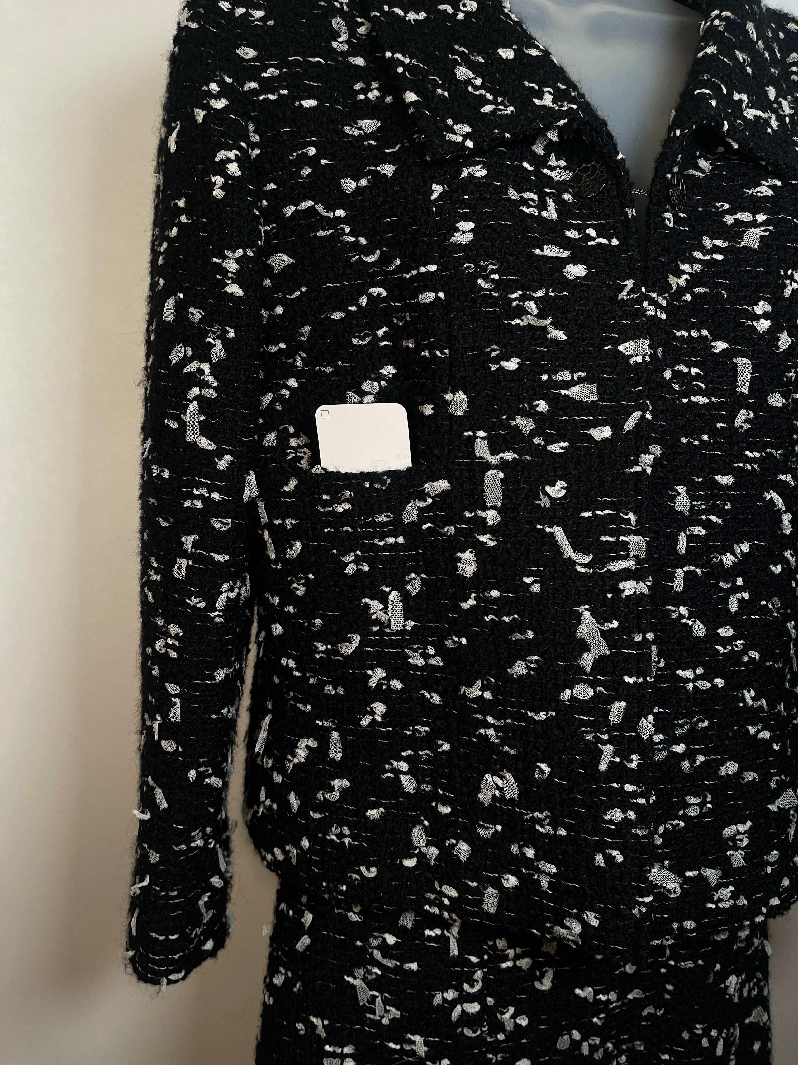 CHANEL SUIT Black & White Nubby Tweed Euro Size 46 2 piece