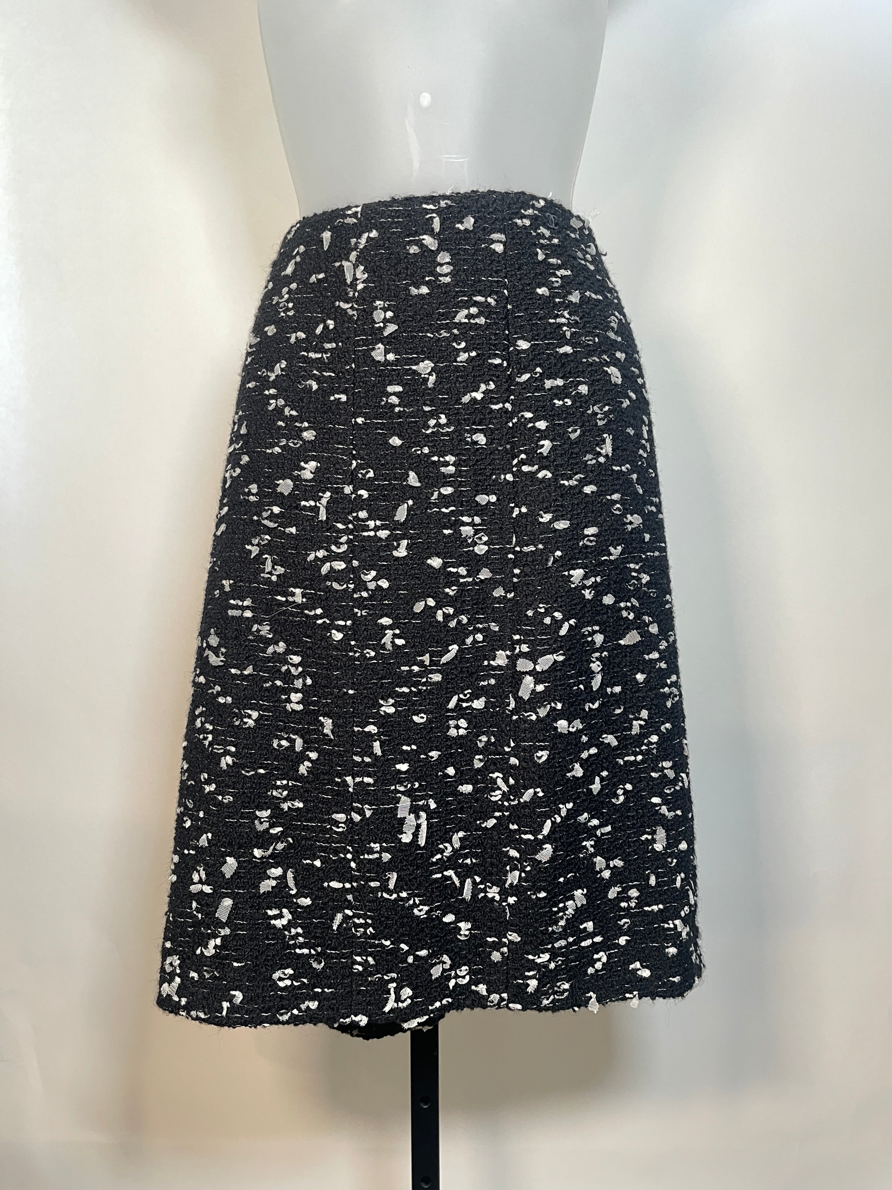 CHANEL SUIT Black & White Nubby Tweed Euro Size 46 2 piece