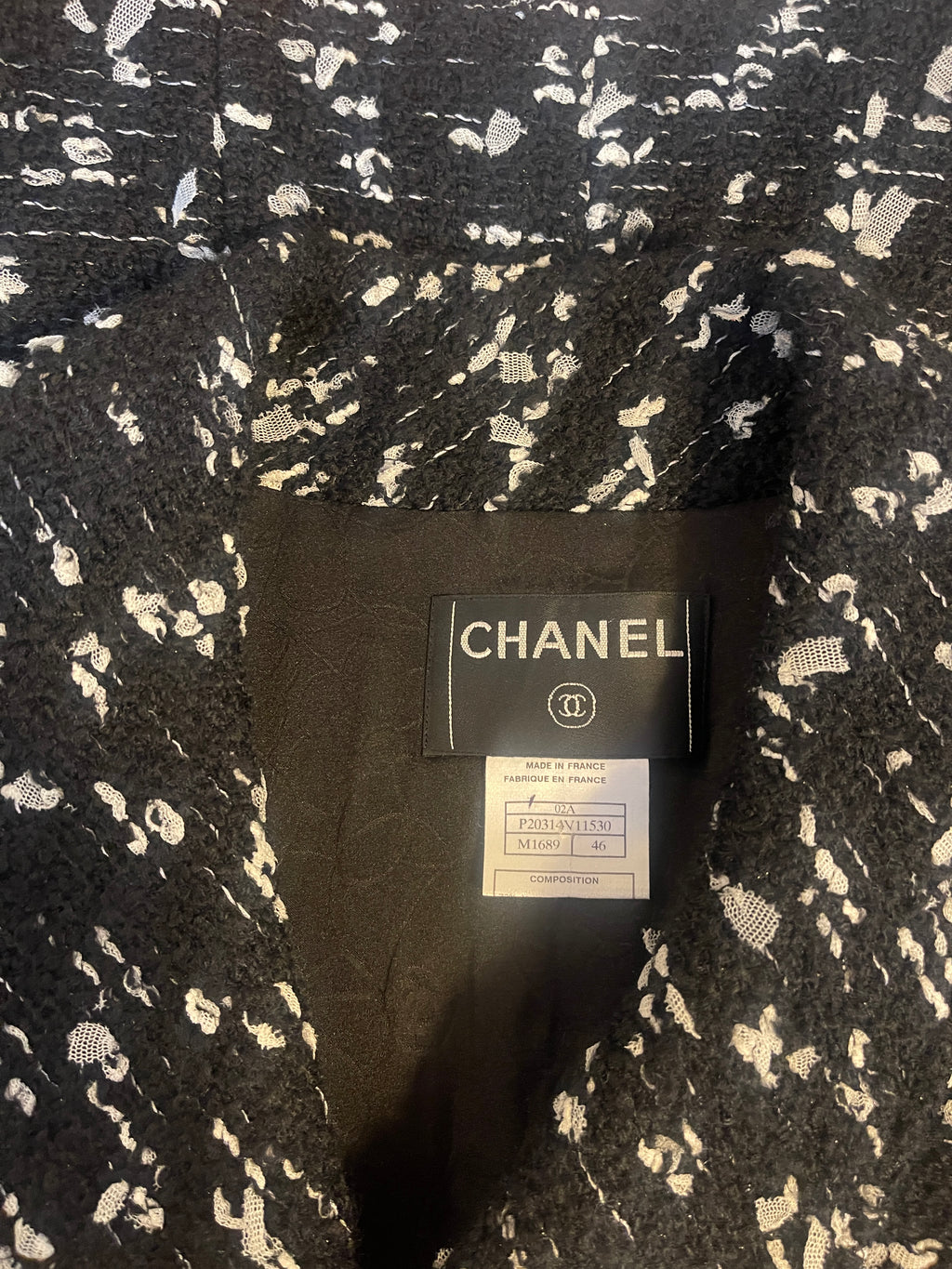 CHANEL SUIT Black & White Nubby Tweed Euro Size 46 2 piece