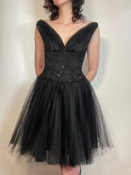 Badgely Mischka LBD  PARTY  Deep V neck, Tulle, Beaded Lace /size 4