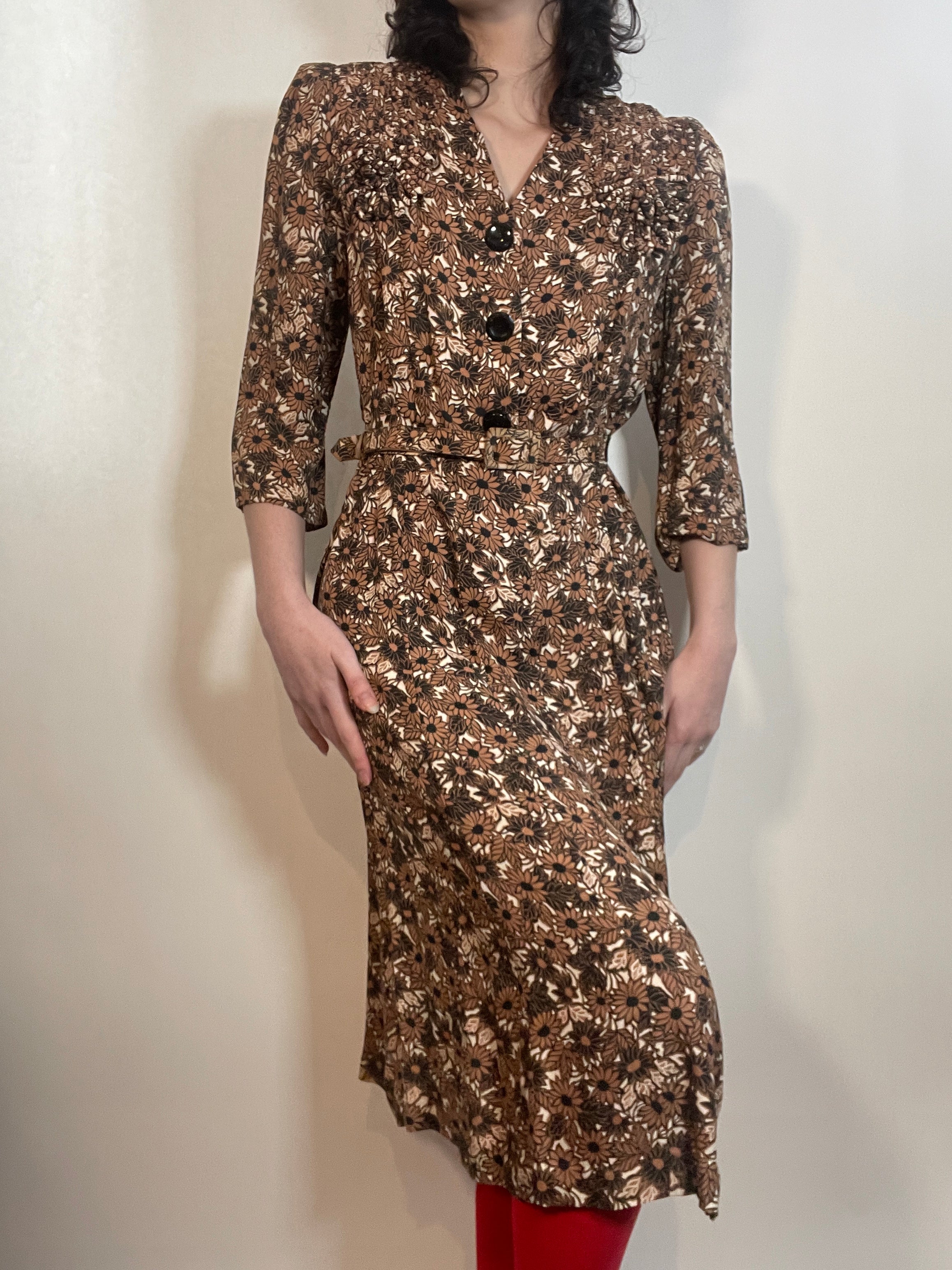 VTG 1940s Brown & Black Floral Rayon DRESS 40"/33"/44"