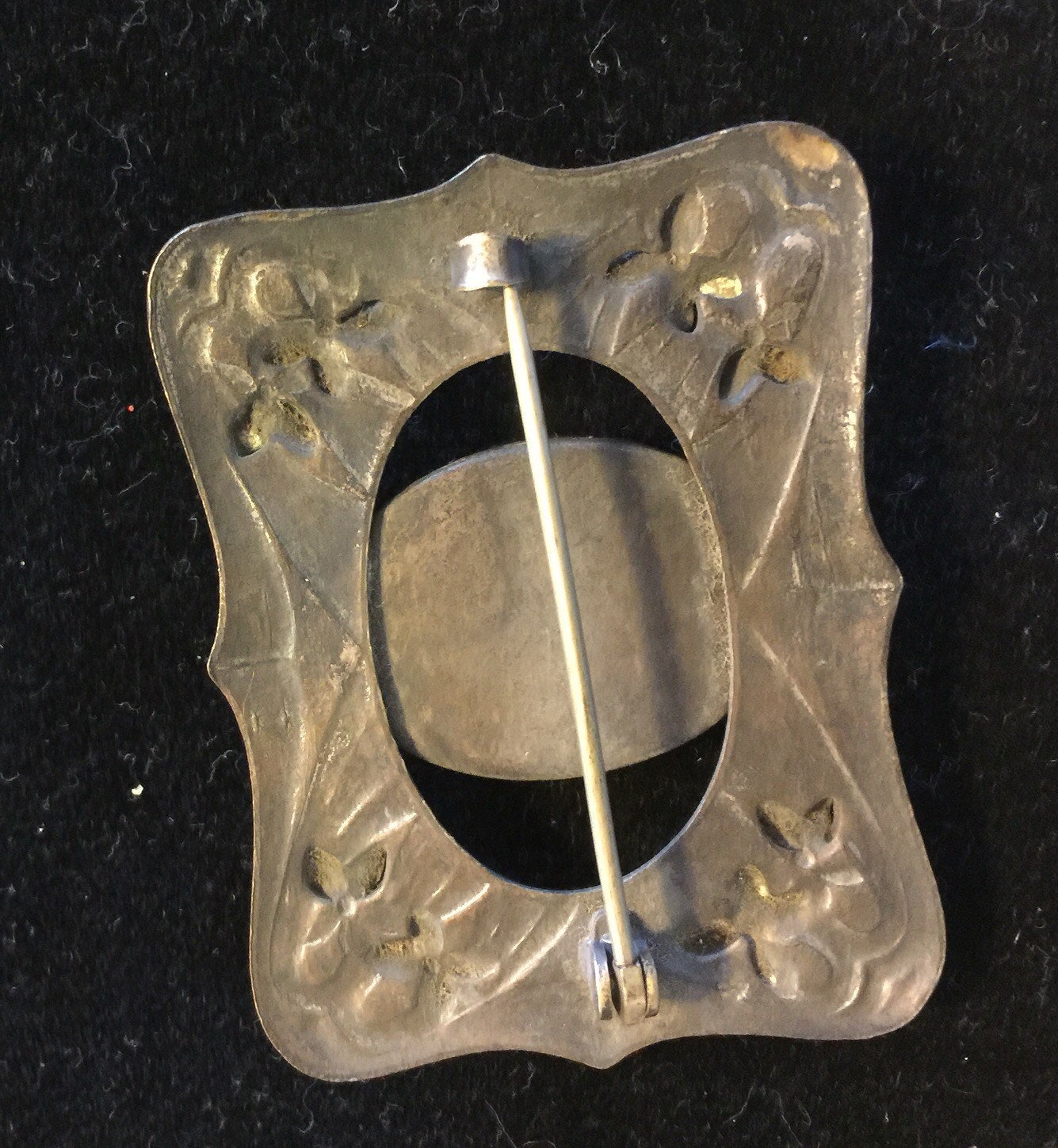 Vintage Art nouveau Pin Brooch