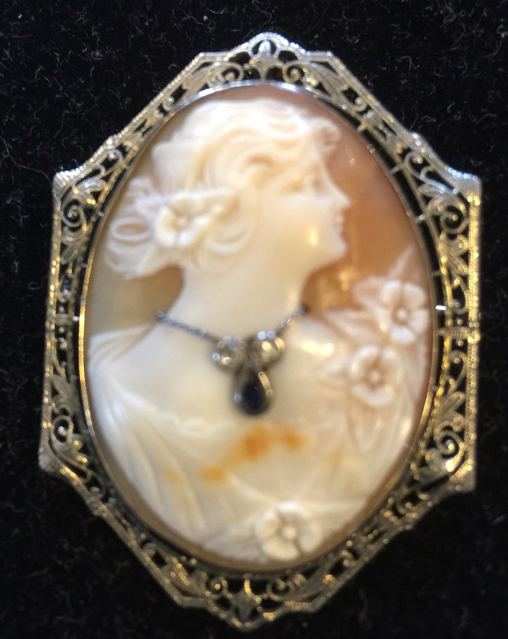 1920's 14K Filigree Cameo w/ Diamonds & Saphire