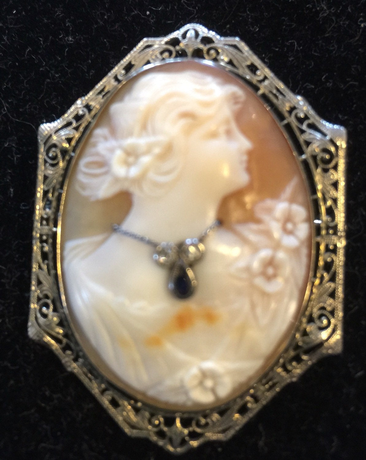 1920's 14K Filigree Cameo w/ Diamonds & Saphire