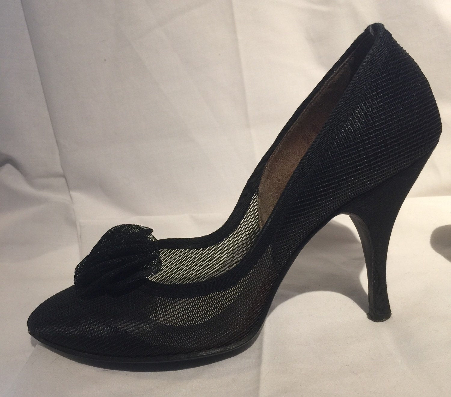 Size 5 B Black Mesh 50's Pump