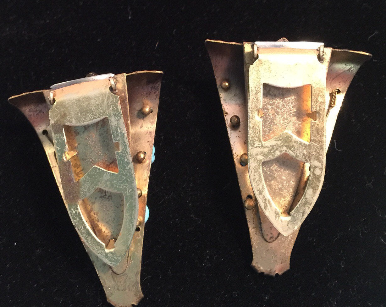 Great Pair 1940's Vintage Dress Clips Turquoise color beads