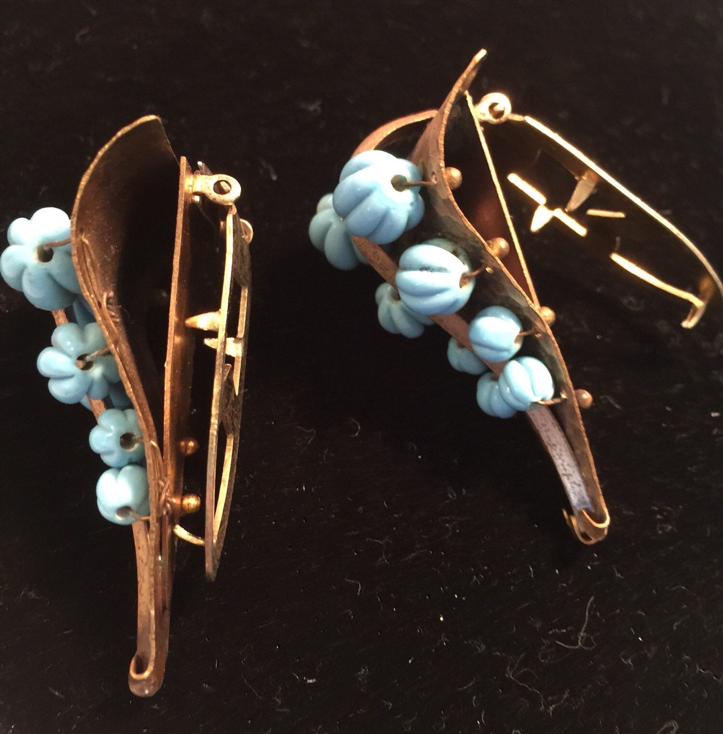 Great Pair 1940's Vintage Dress Clips Turquoise color beads