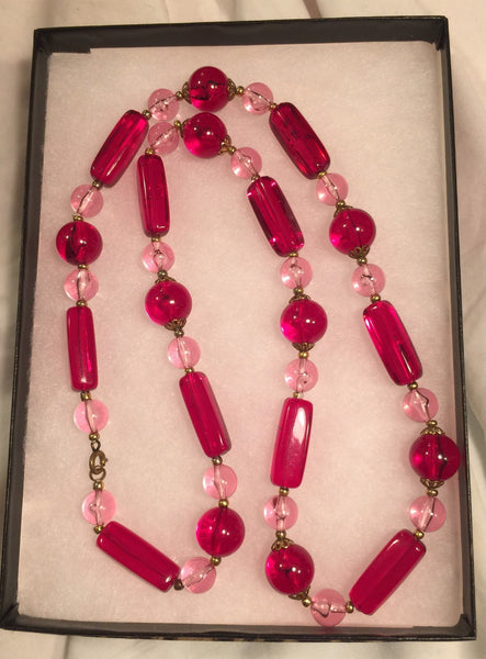 Vtg 1960's RED & PINK LUCITE Beads 26" long