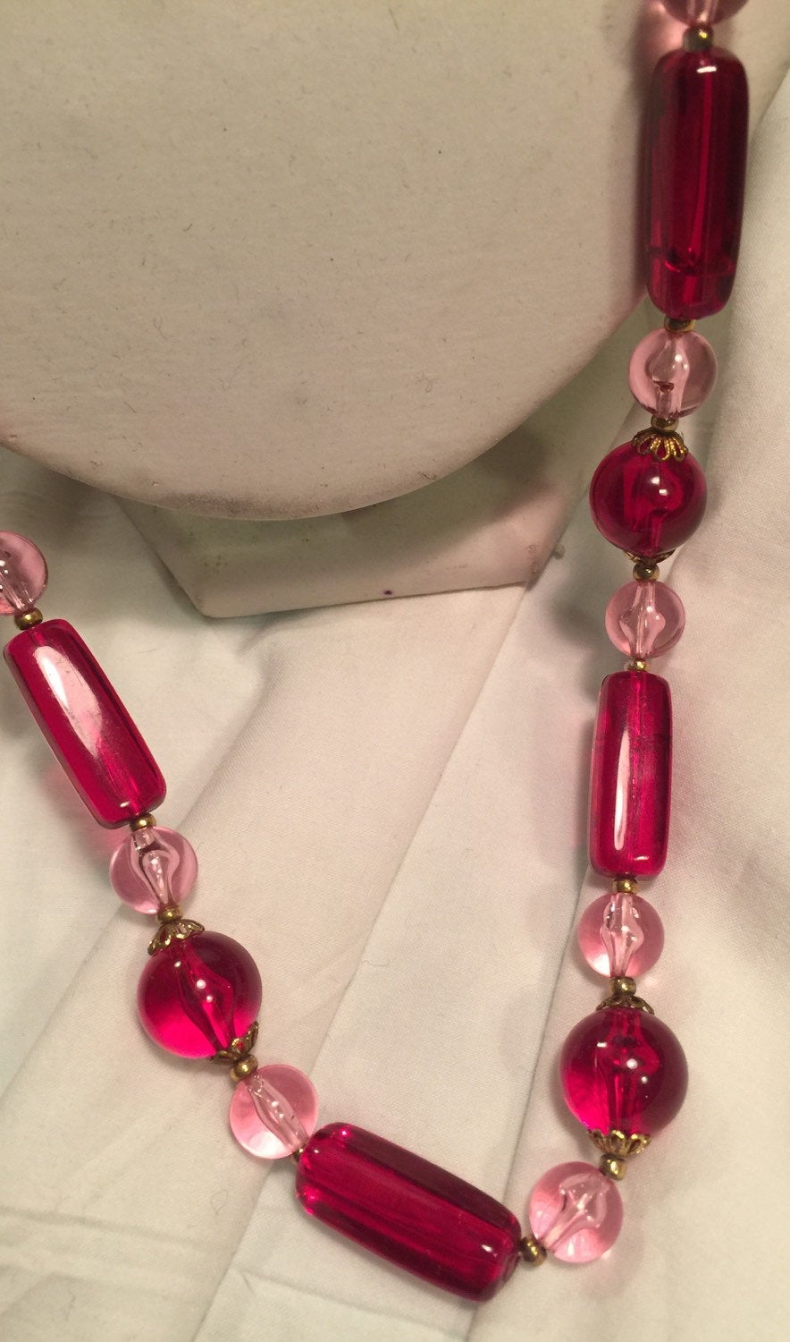 Vtg 1960's RED & PINK LUCITE Beads 26" long