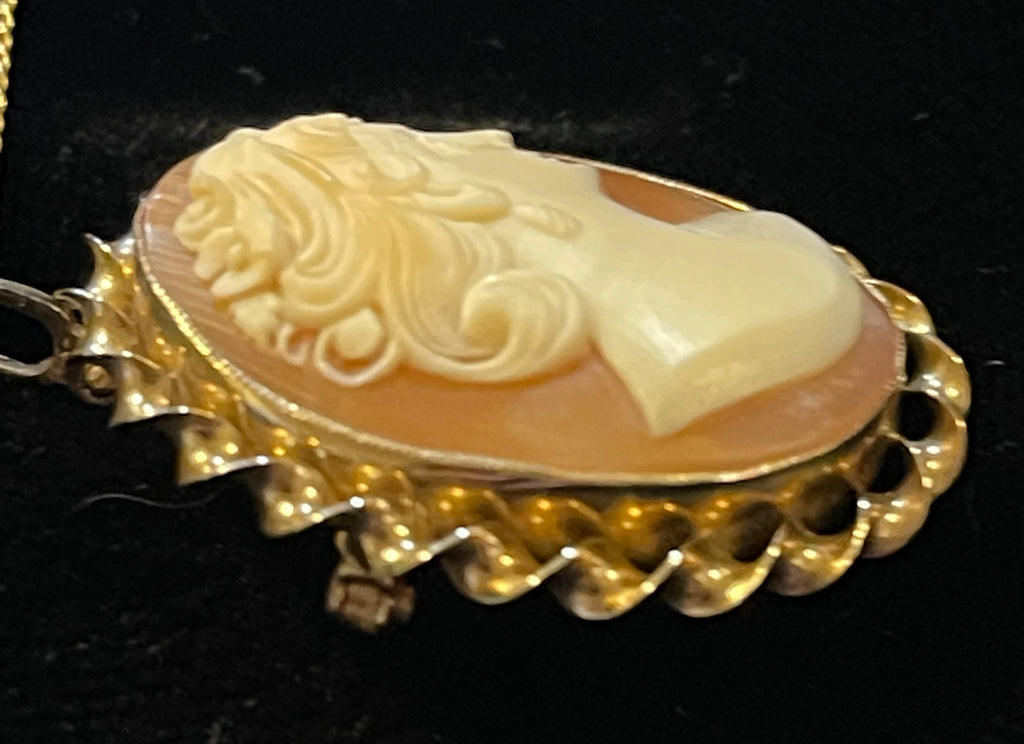 Genuine Cameo 1930s in GOLD, Pin or Pendant