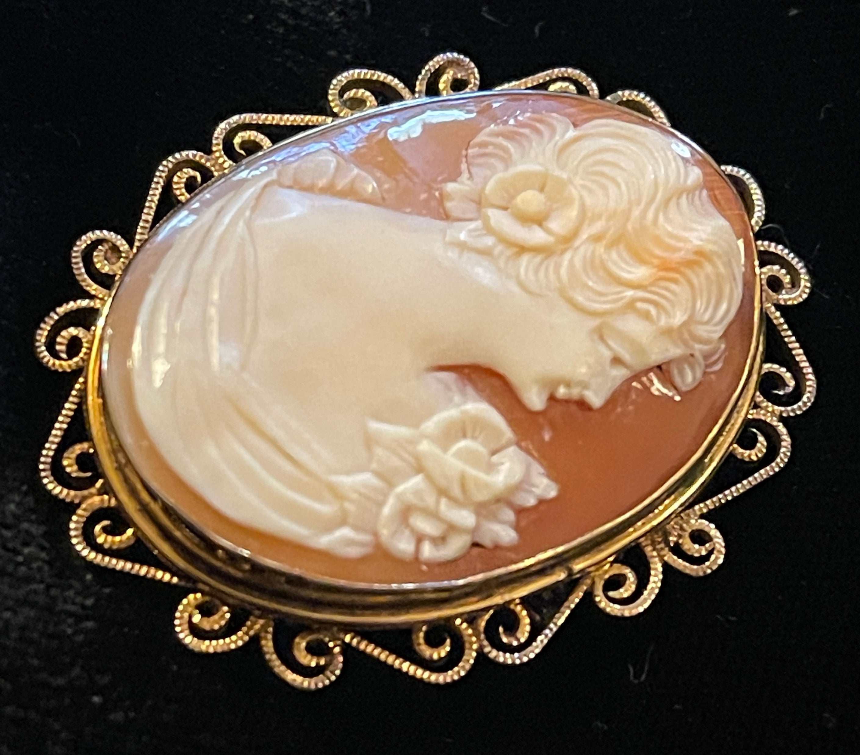 Genuine 50s Shell Cameo Scroll Setting