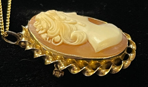 Genuine Cameo 1930s in GOLD, Pin or Pendant