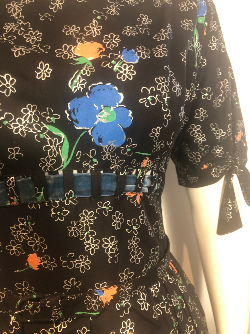 Vtg 1950s Black Floral Cotton Rockabilly Dress Full Skirt